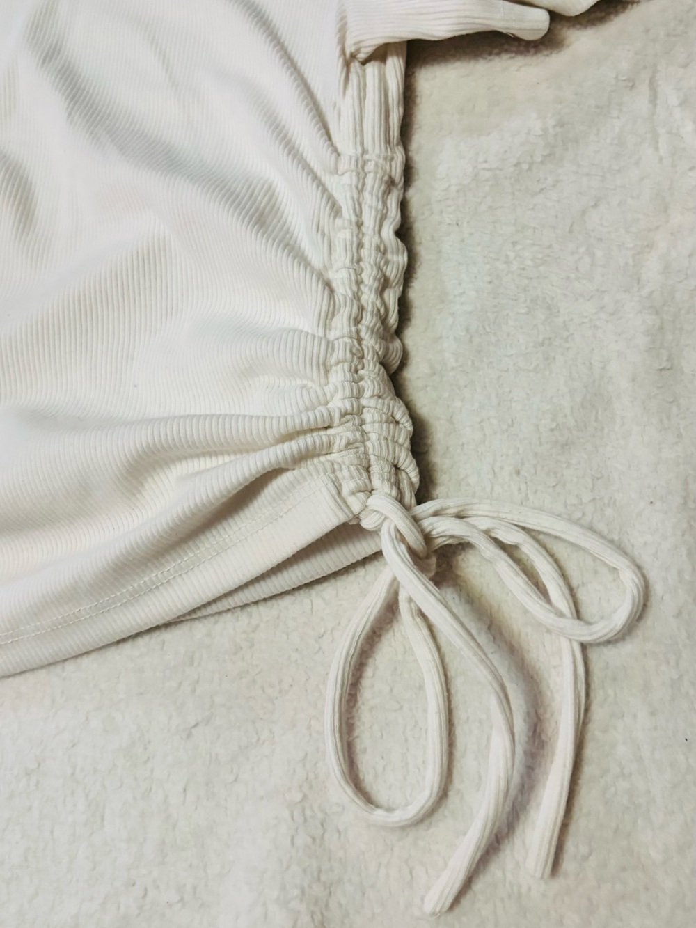 ZARA Cream Ribbed Short Sleeve Top with Side Tie Ruching Size Large EUC - Picture 4 of 6